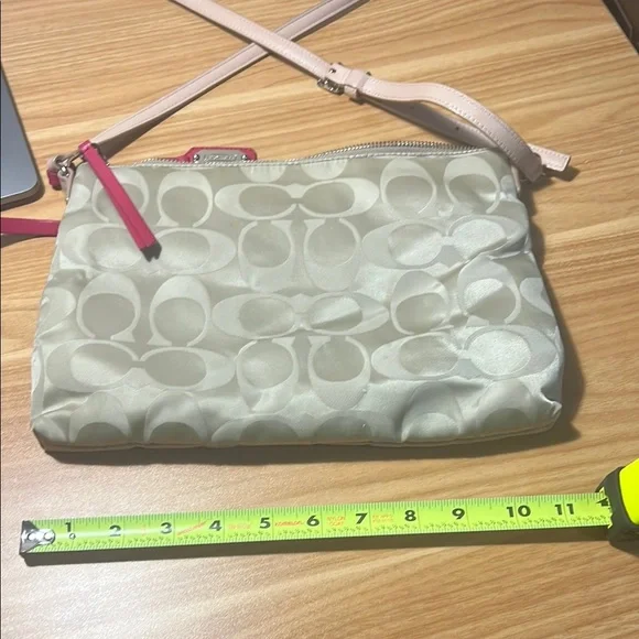 Coach Shoulder Bag - Picture 7 of 8